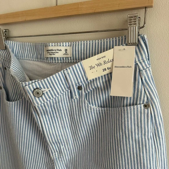 NWT Abercrombie high rise 90s relaxed striped jean size 28 regular - Picture 3 of 8